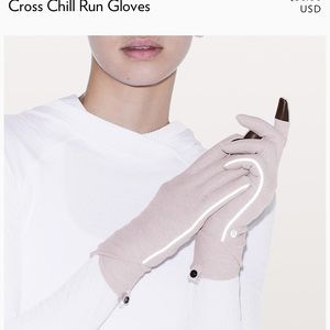 NWT lululemon cross chill run gloves